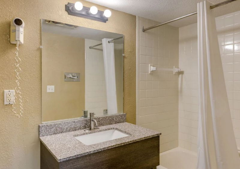 Rivertown Inn & Suites (Carillon Motel) - From Web Listing (newer photo)